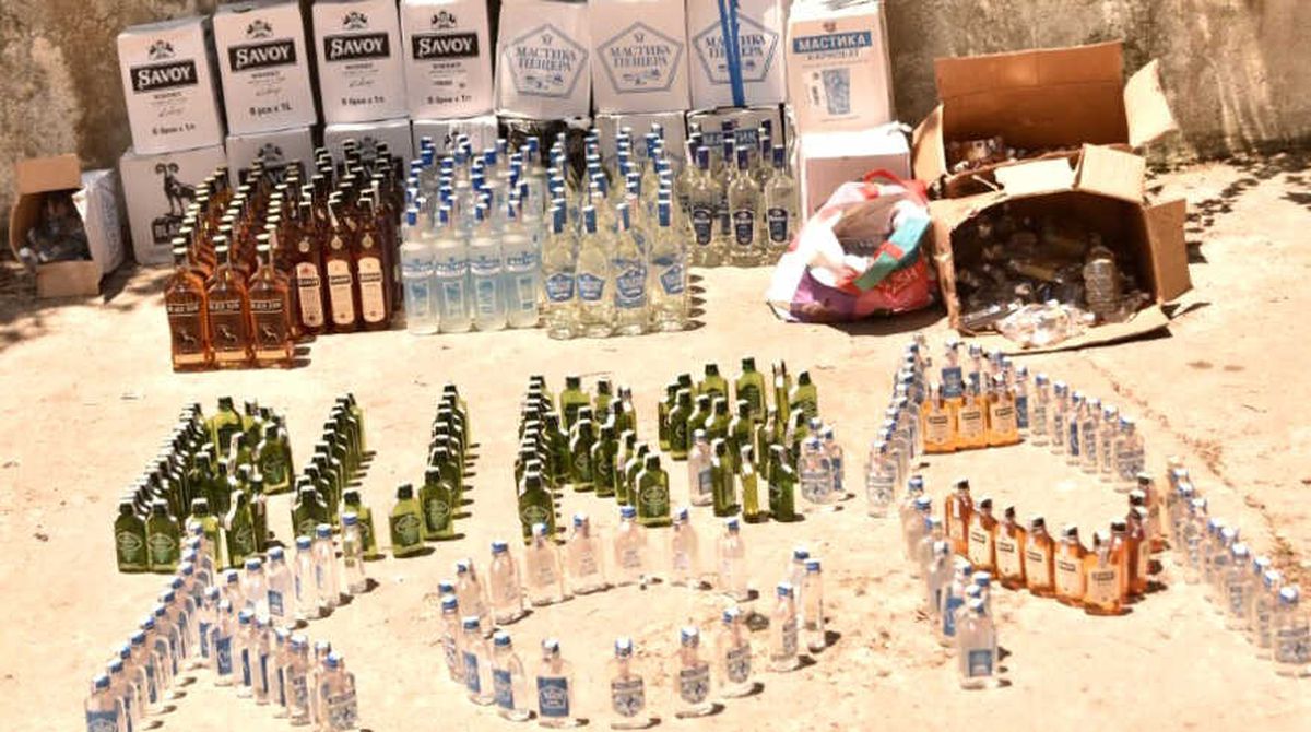 Kom Ekipleri 662 Şişe Kaçak İçki Ele Geçirdi