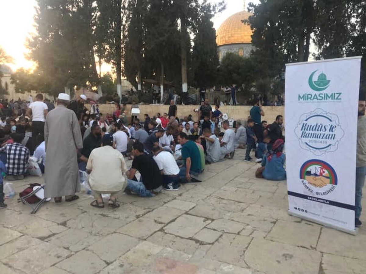 Körfez\'den Kudüs\'e Uzanan Gönül Sofrası