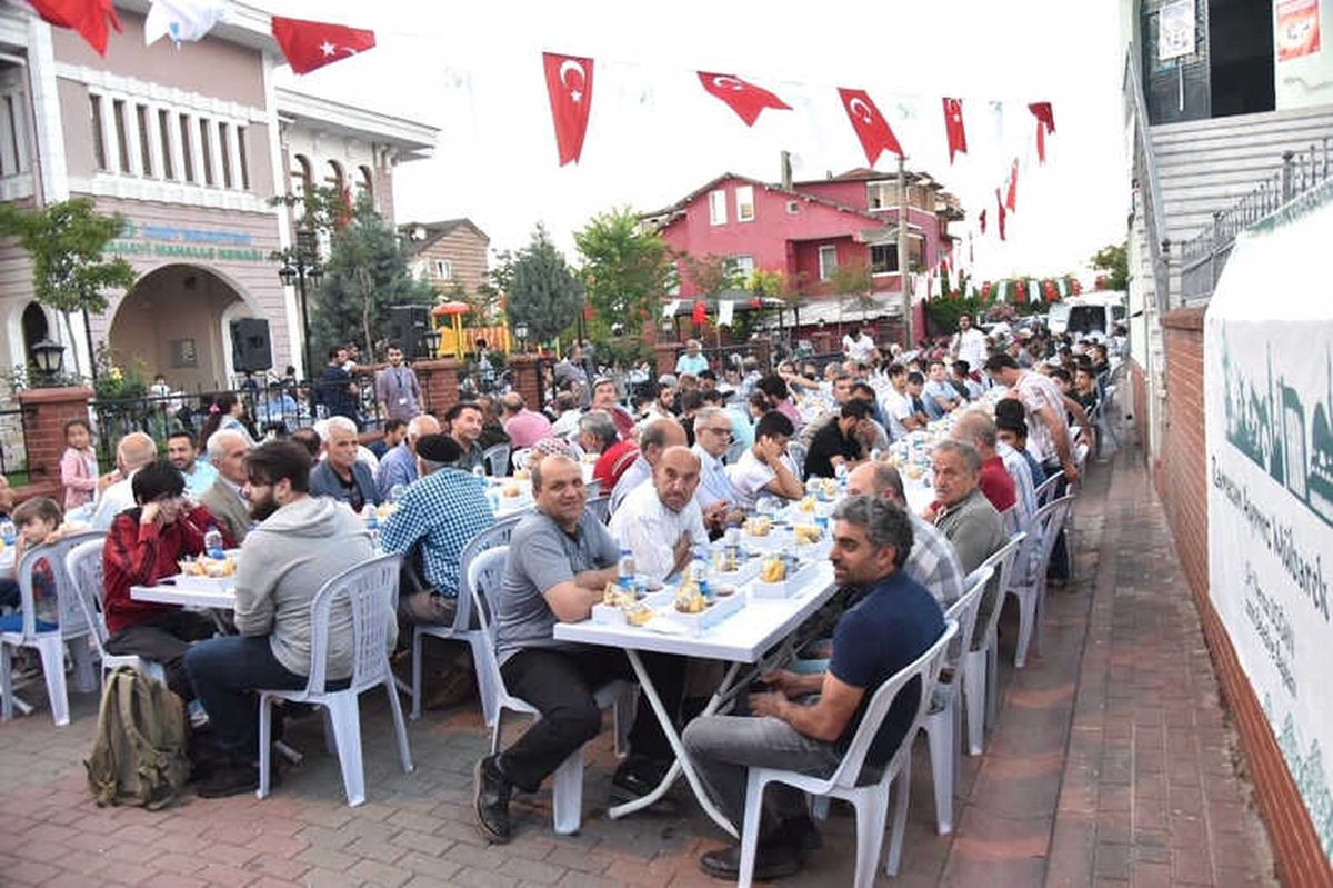 Körfez ve Sanayi Mahallesi Aynı Masada İftar Açtı