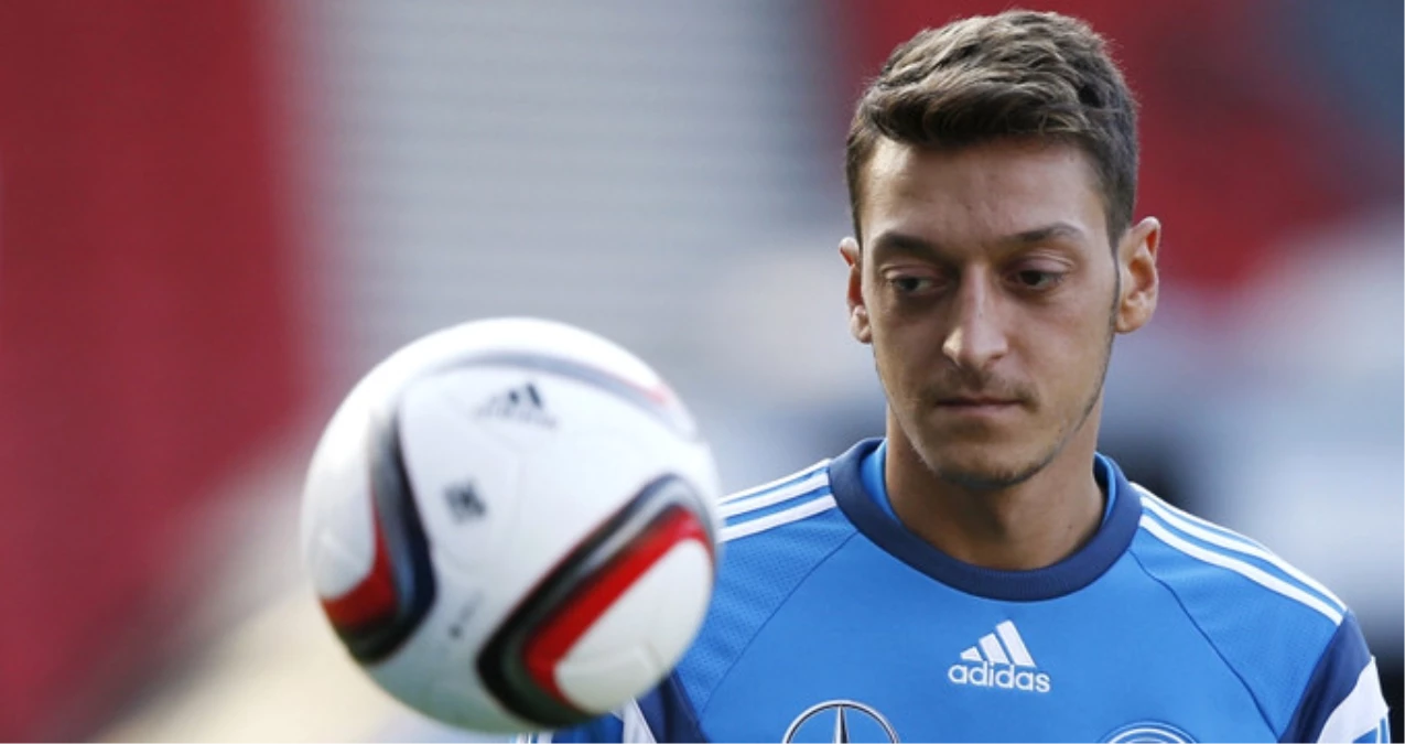 Mesut Özil, Sakatlığı Nedeniyle Meksika Maçında Oynayamayacak