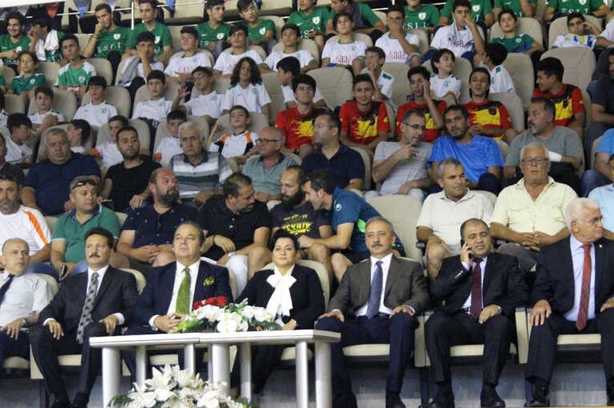 Muğla\'daki Amatör Kulüplere 276 Bin Liralık Can Suyu