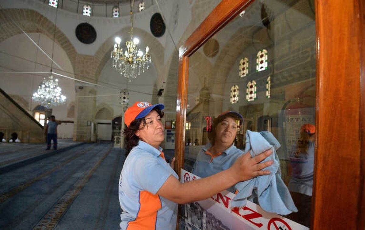 Muratpaşa\'da Bayram Temizliği