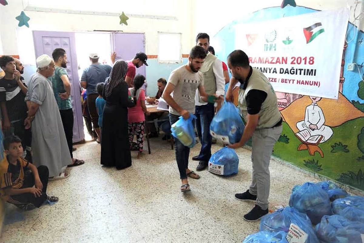 Osmangazi\'den Filistinli Bin Aileye Erzak Yardımı