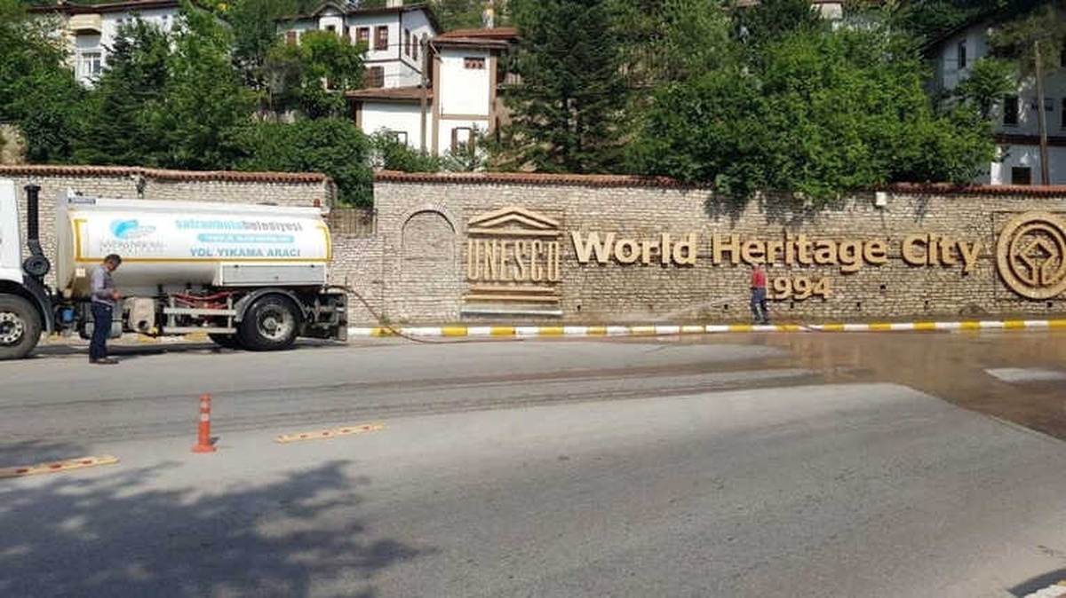 Safranbolu Sokaklarında Bayram Temizliği