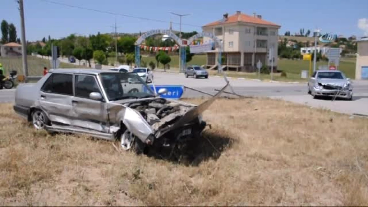 Sivas - Hd) Sivas\'ta Trafik Kazası: 4 Yaralı