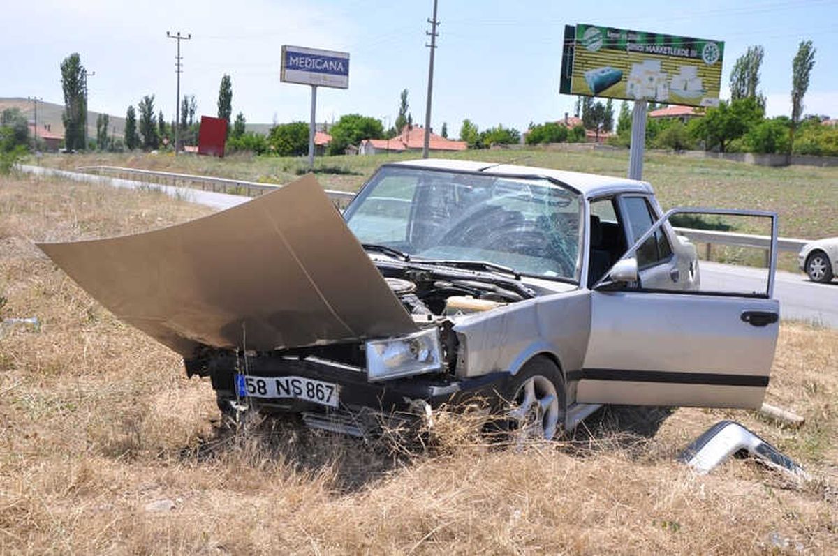 Sivas\'ta Trafik Kazası: 4 Yaralı