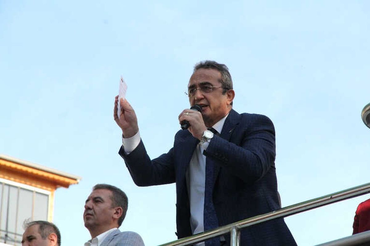 Siyasette "İstihbarat" Polemiği