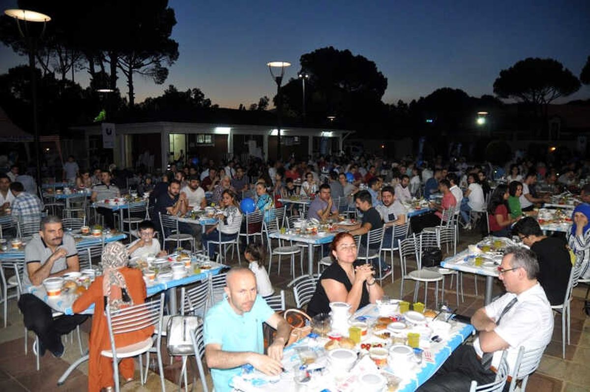 Uğur Çalışanları İftarını Protokol ile Birlikte Yaptı