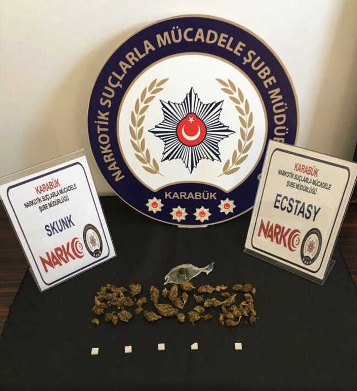 Uyuşuturucu Operasyonunda 2 Kişi Gözaltına Alındı