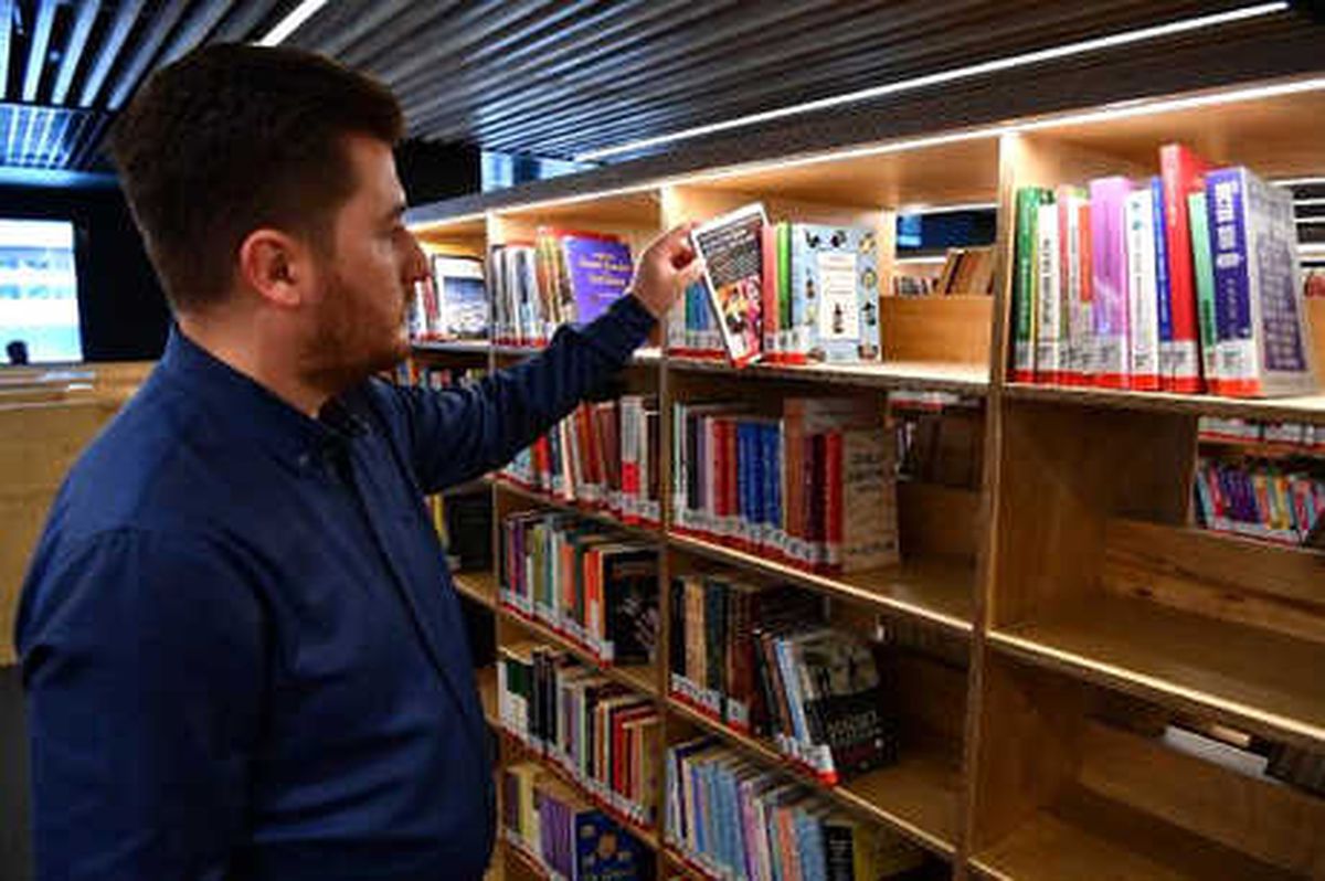 Yaşar Kemal Kütüphanesi\'nde Aracısız Kitap Ödünç Dönemi
