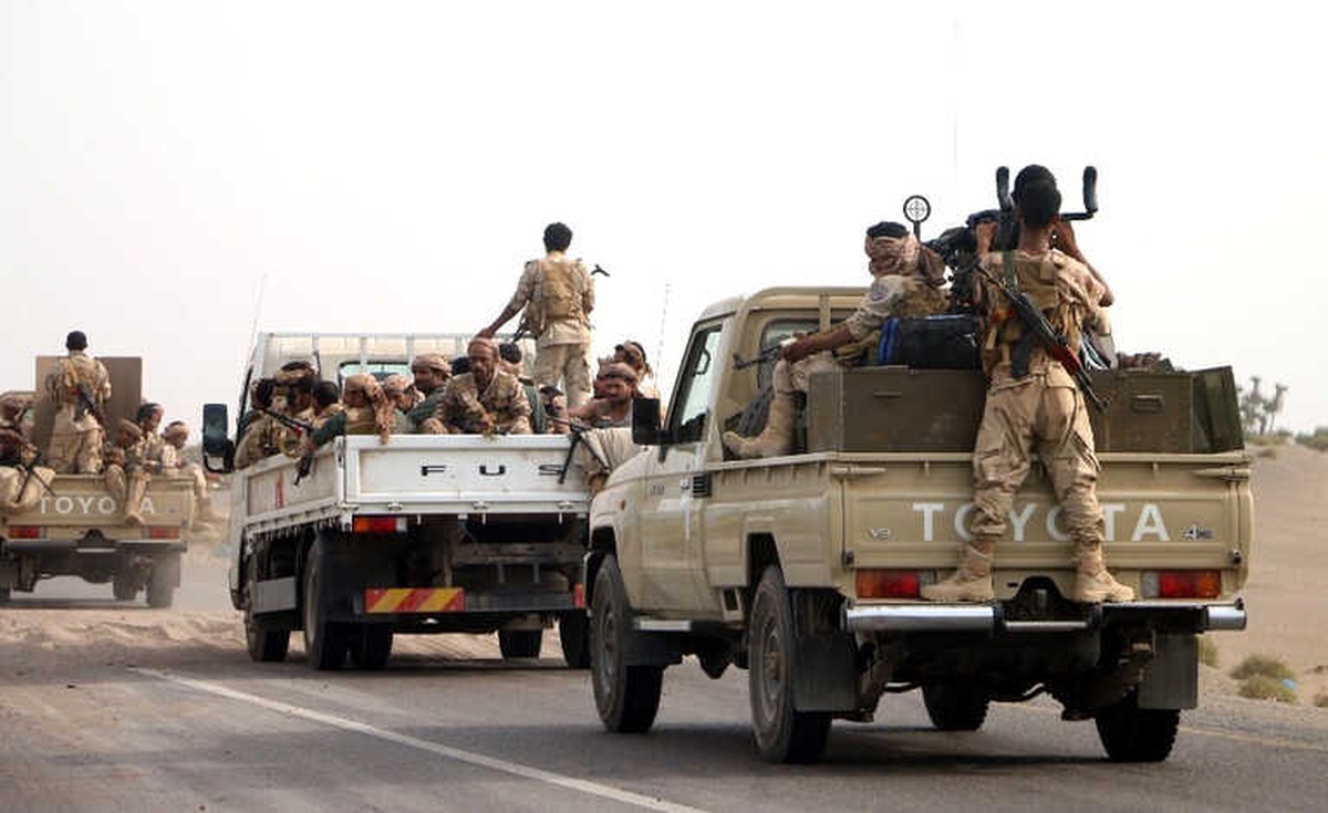 Yemen Ordusu Arap Koalisyonu\'nun Desteğinde Hudeyde\'ye Harekat Başlattı