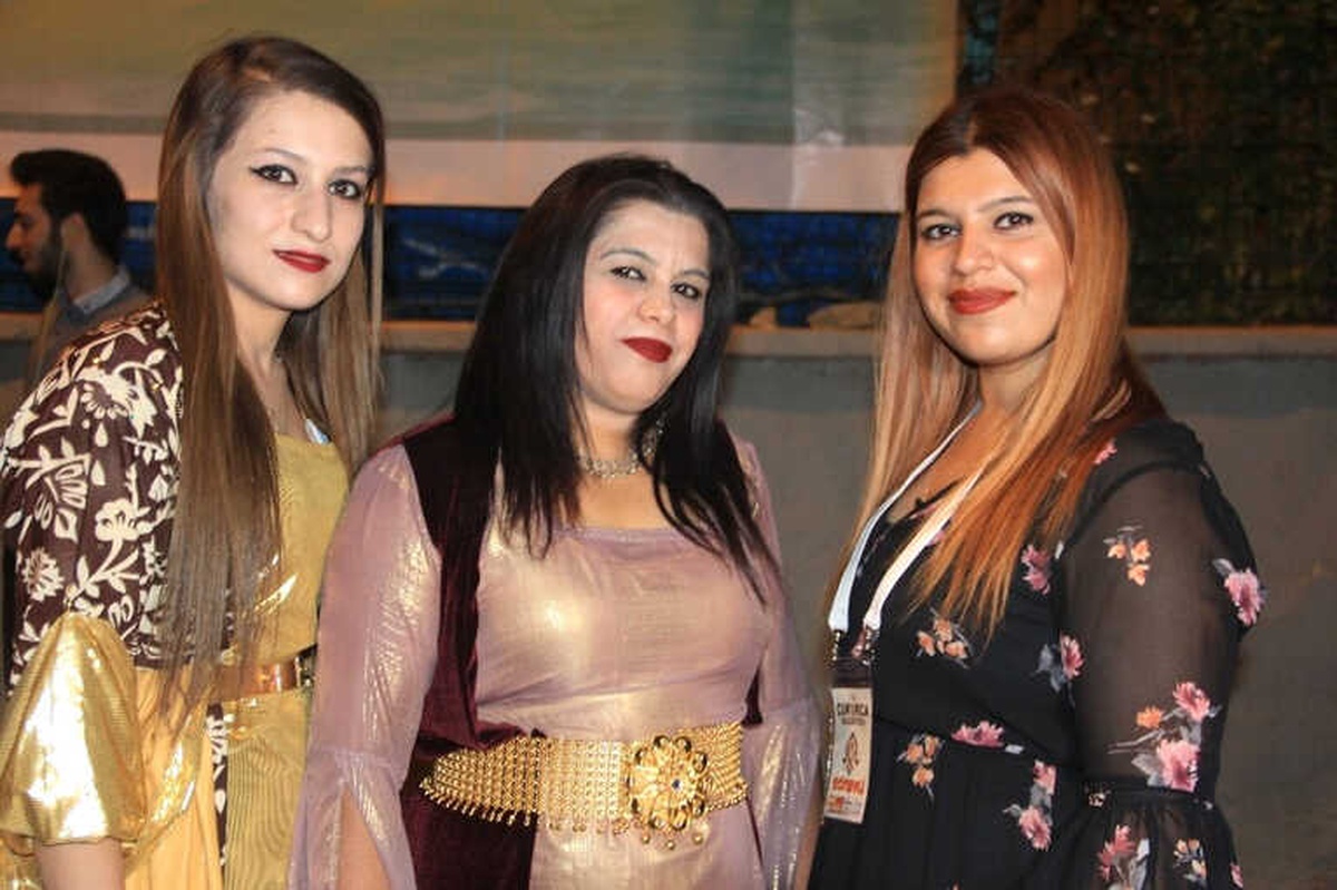 Yöresel Kıyafetli Kızlar Ramazan Gecelerine Renk Kattı