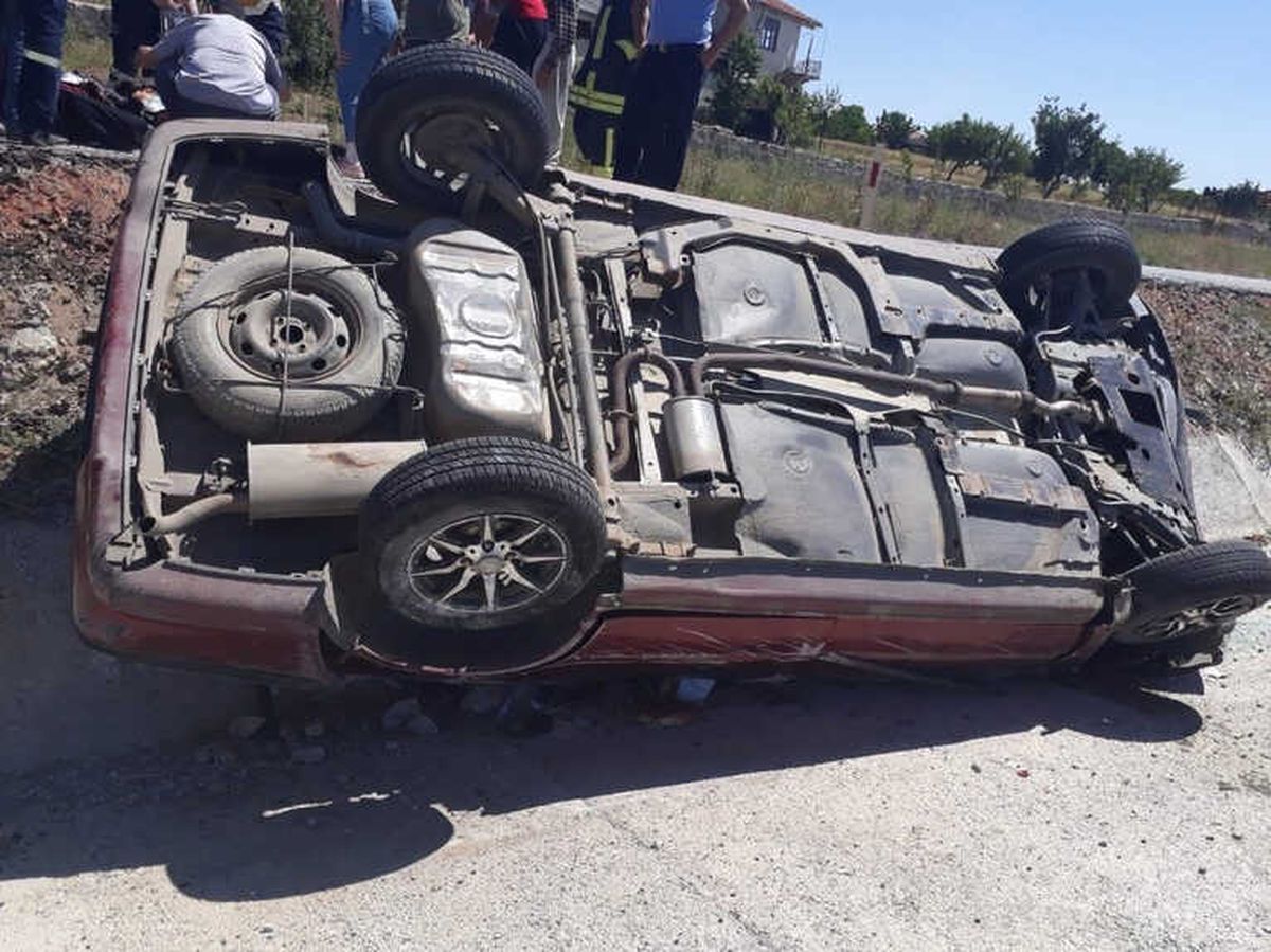 Yozgat\'ta Otomobil Şarampole Devrildi: 6 Yaralı