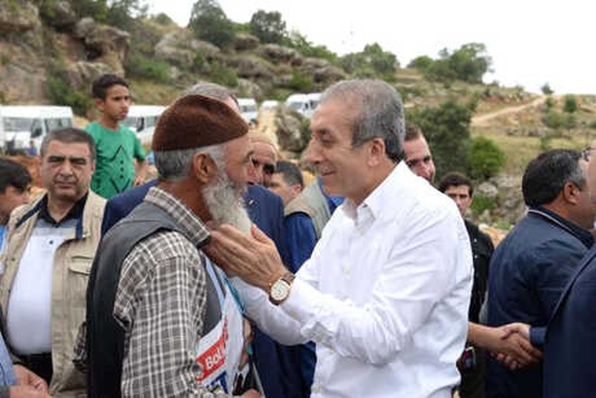 Ak Partili Eker: Kürtleri Reddeden CHP\'ye, Hdp Destek Çıkıyor