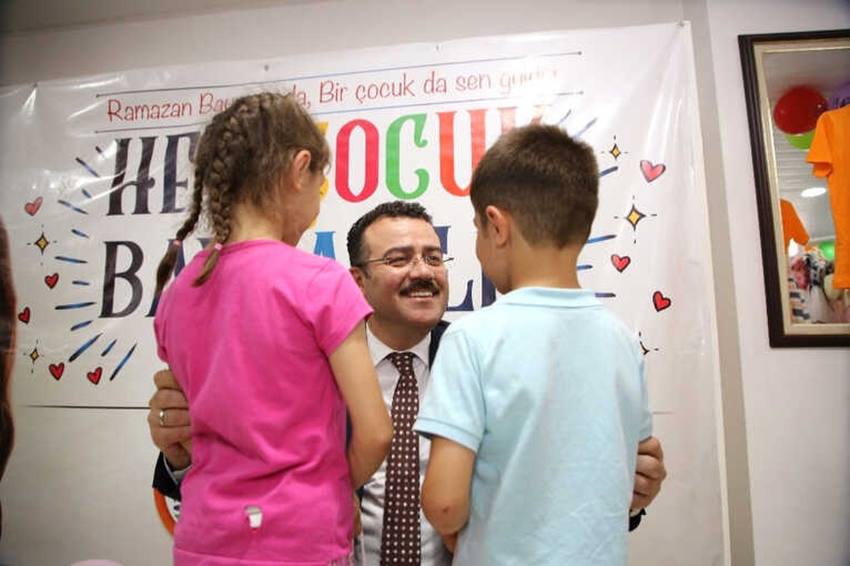Atakum\'da Yüzlerce Çocuğun Yüzü Güldü