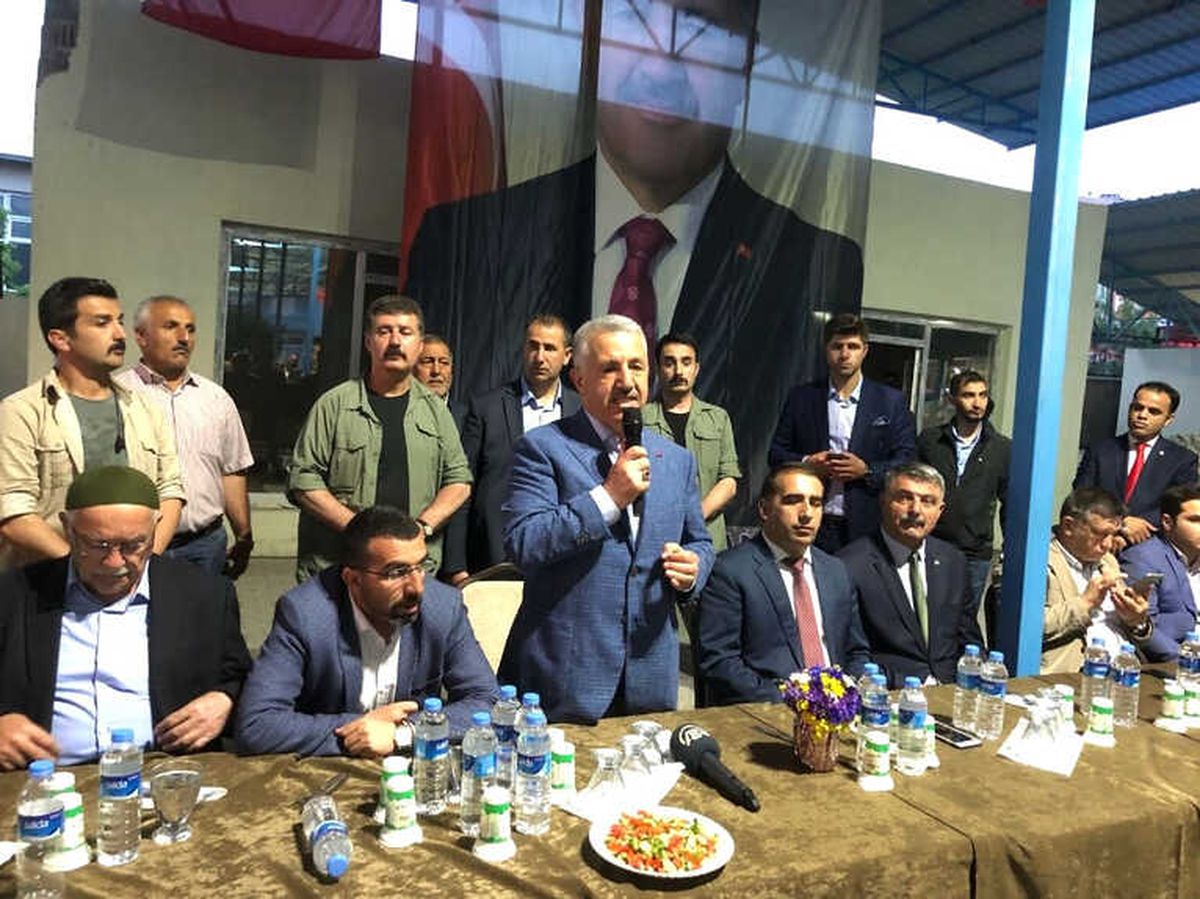 Bakan Arslan Kağızman\'da 5 Bin Kişiyle İftar Açtı