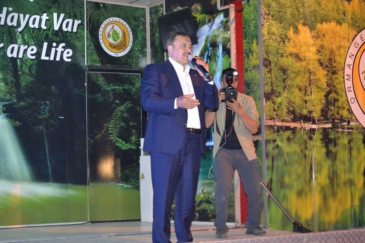 Bakan Eroğlu Gençlerle Sahurda Buluştu