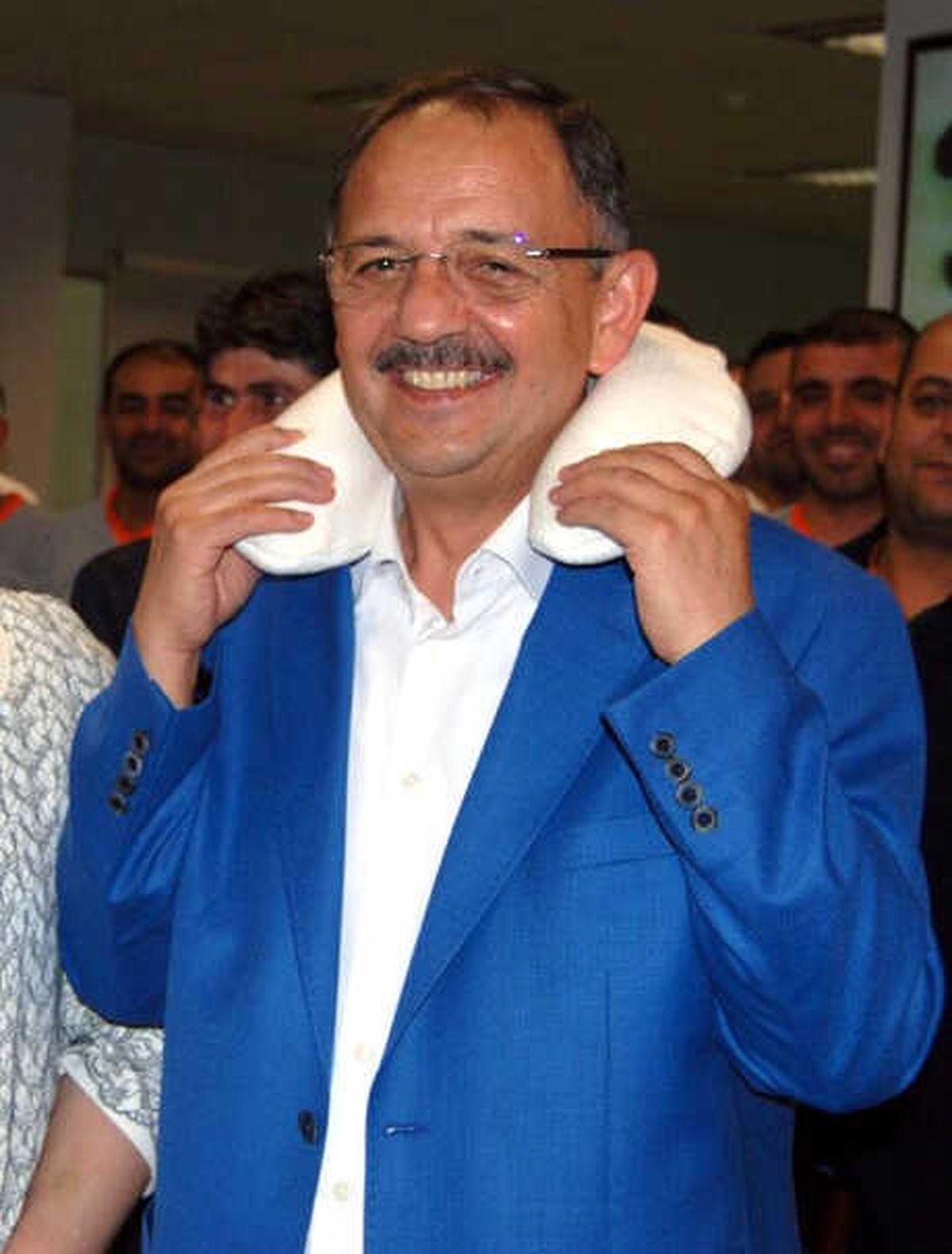 Bakan Özhaseki: Seçime Gitmemek Ülkemiz Açısından Sıkıntılara Yol Açardı