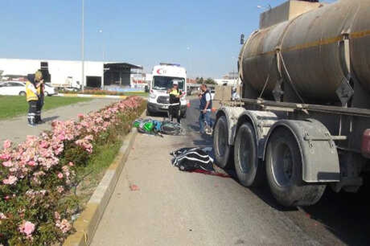 Bandırma\'da Motosiklet Tankere Çarptı: 1 Ölü