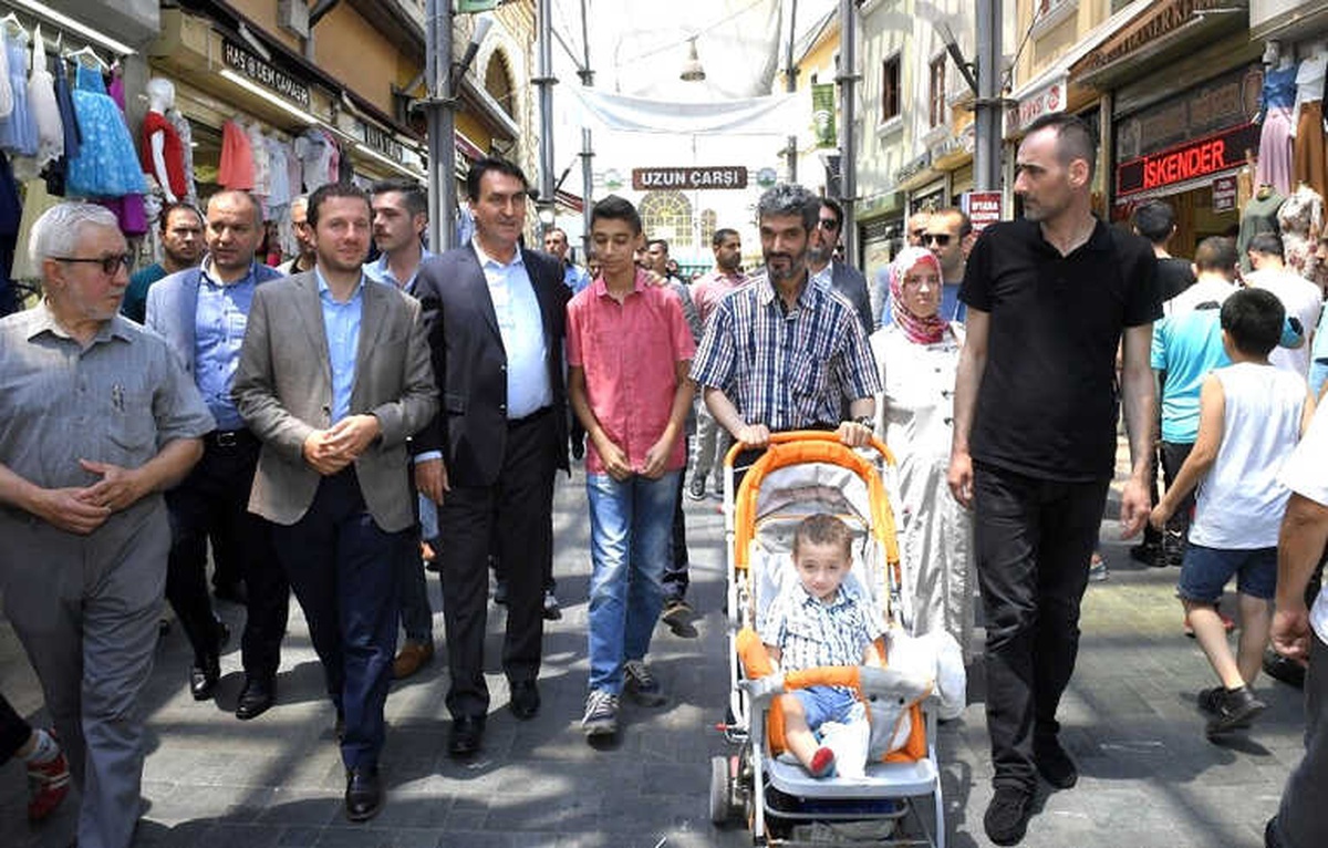 Başkan Dündar Çarşı Esnafı ile Bayramlaştı