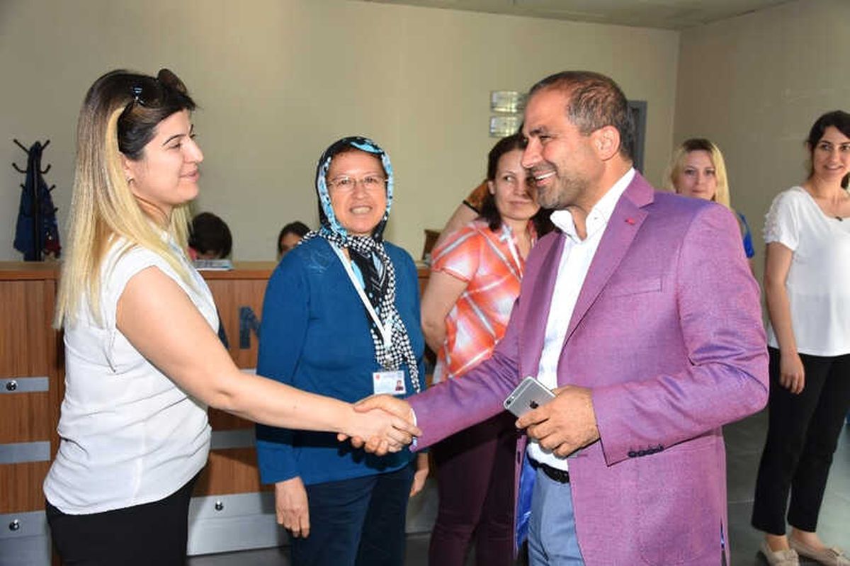 Başkan Uçak Personeliyle Bayramlaştı