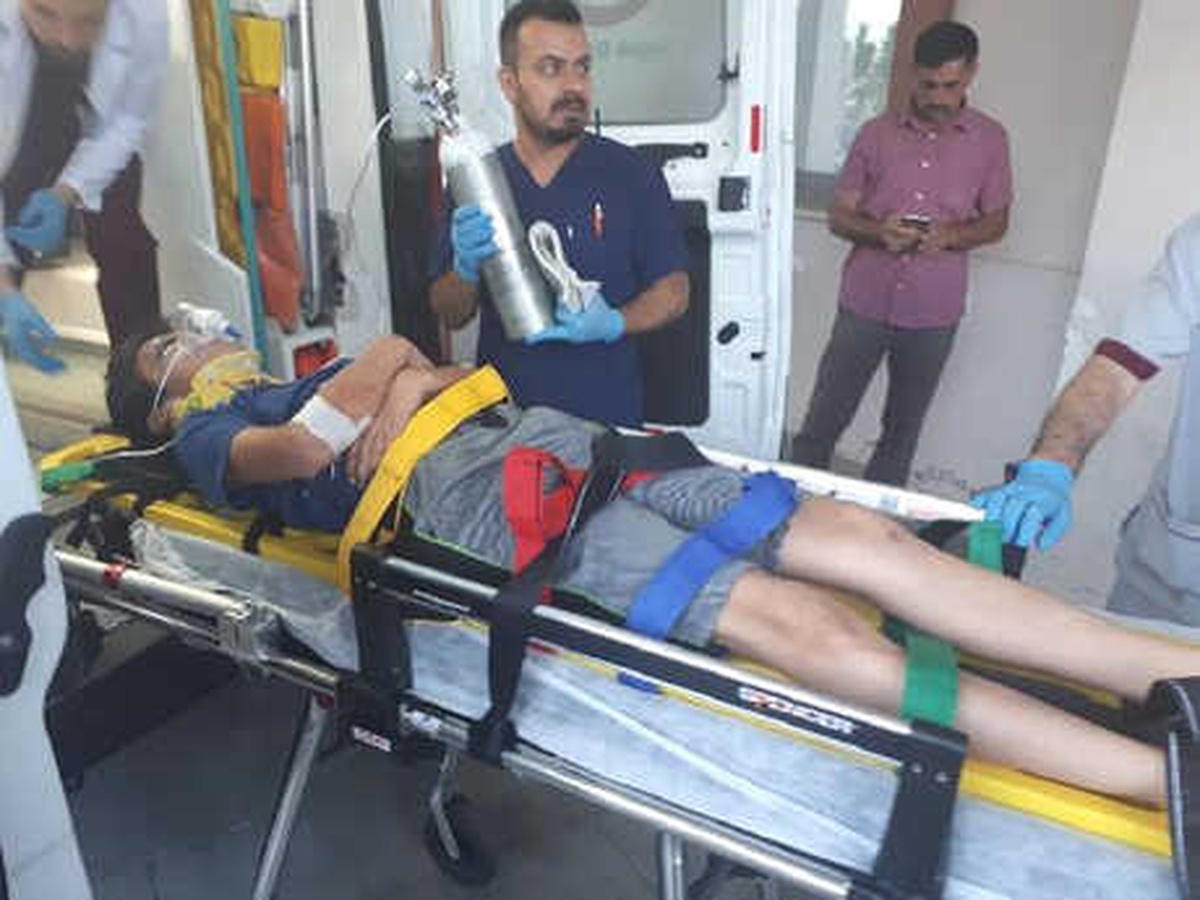 Besni\'de 2 Otomobil Çarpıştı: 10 Yaralı