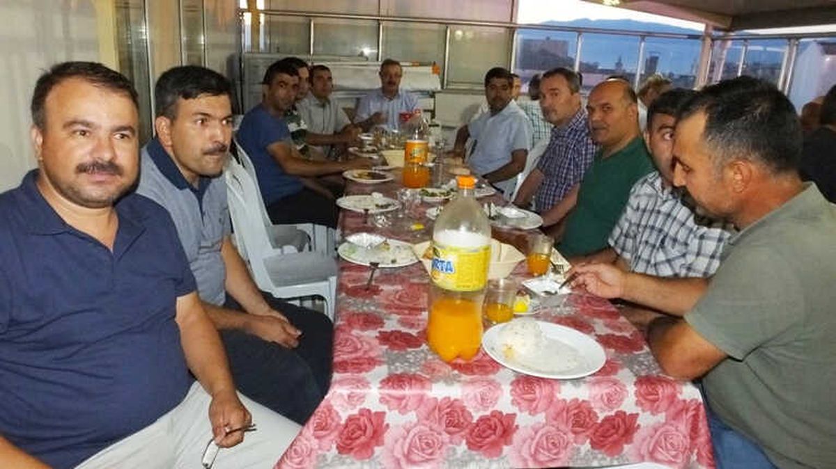 Burhaniye\'de İlim Yayma Cemiyeti İftarı Sivil Toplum Örgütlerini Buluşturdu