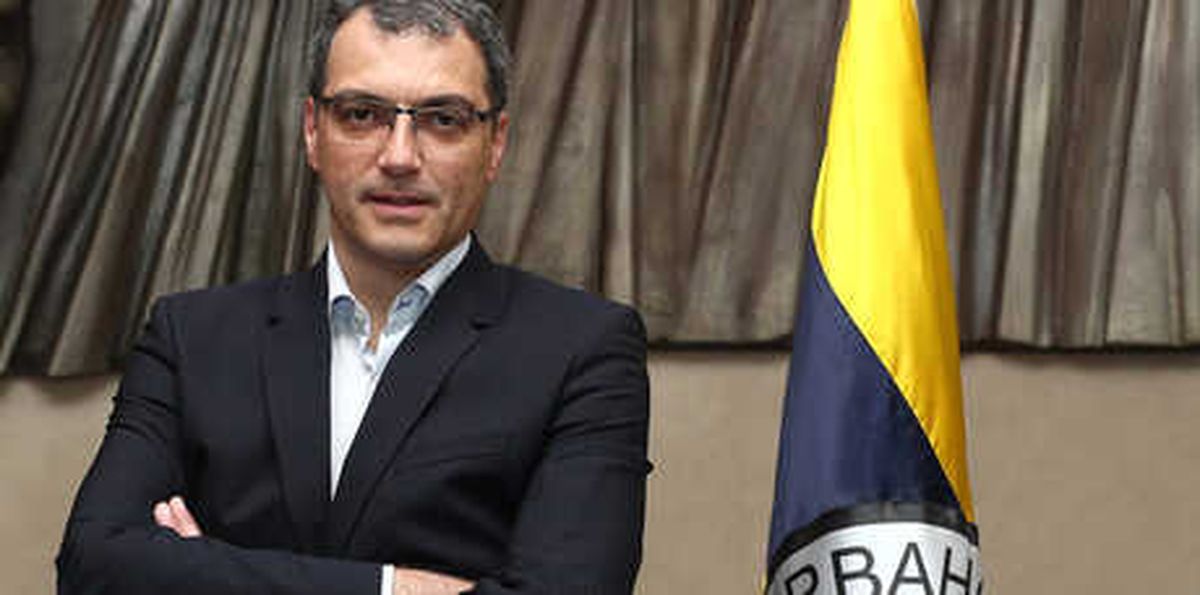 Damien Comolli Teknik Direktör Görüşmeleri İçin Yurt Dışına Gidiyor