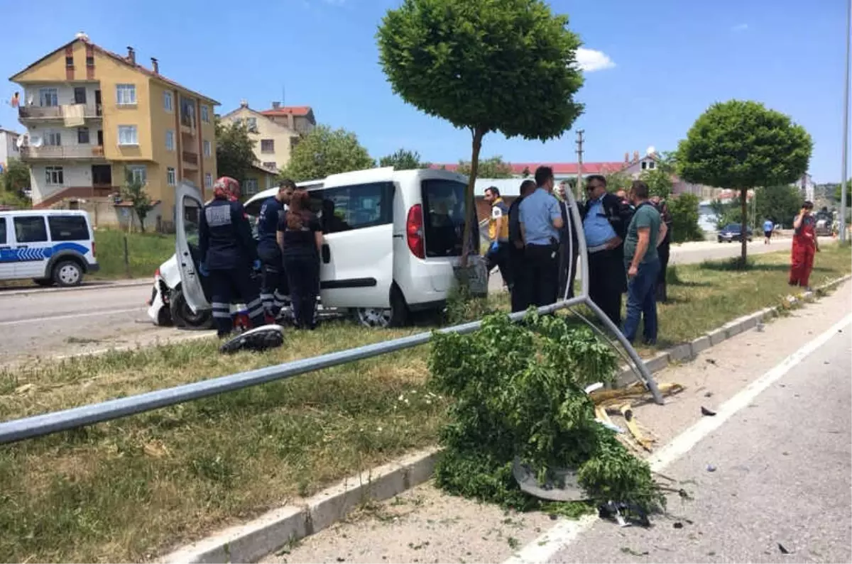 Direksiyon Başında Uyuyunca Takla Attı: 5 Yaralı