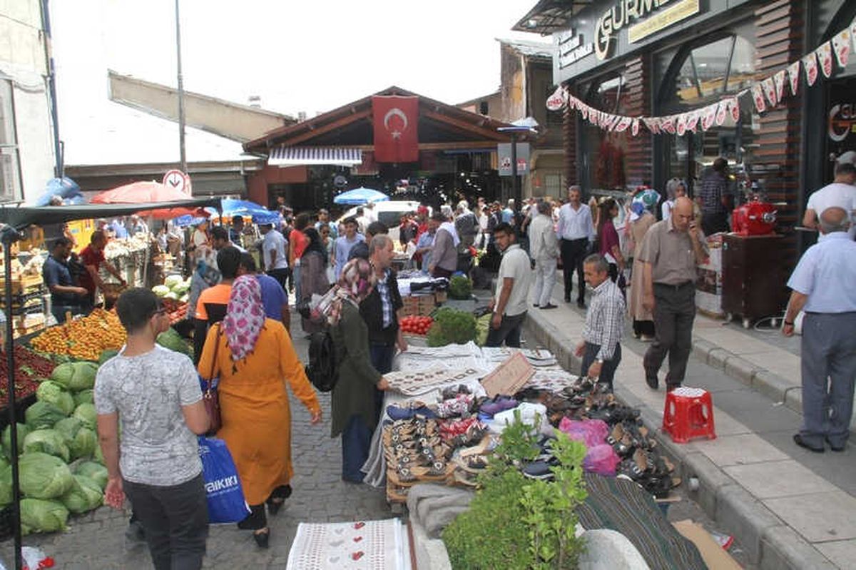 Elazığ\'da Bayram Yoğunluğu