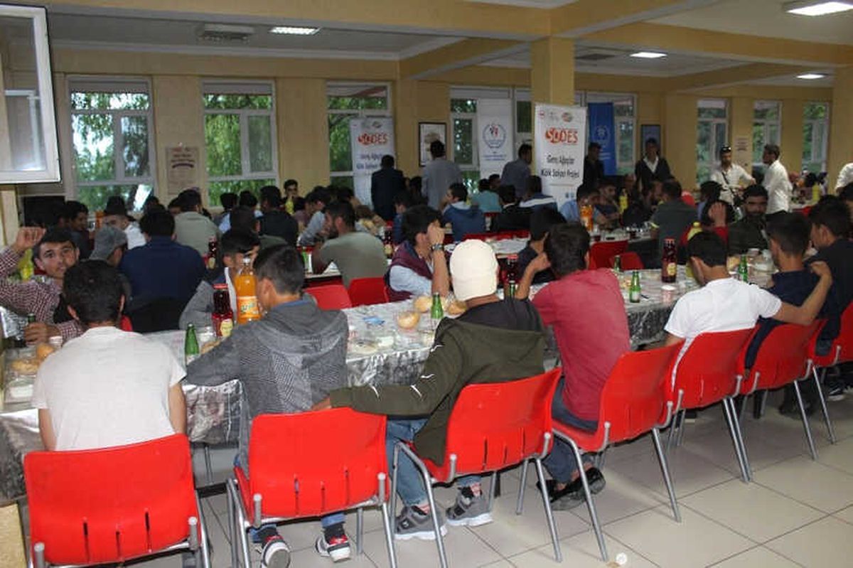 Gevaş Gençlik Merkezinden Gençlere İftar Programı