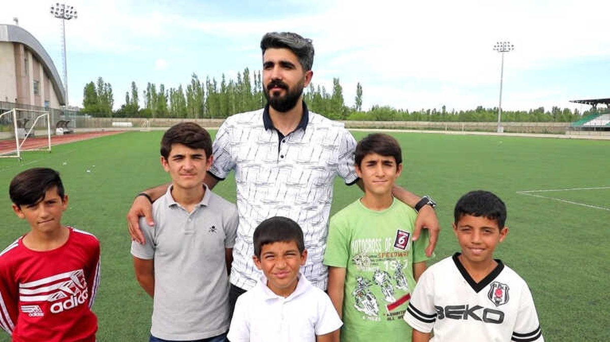 Iğdırlı Fotoğraf Sanatçısından Örnek Davranış