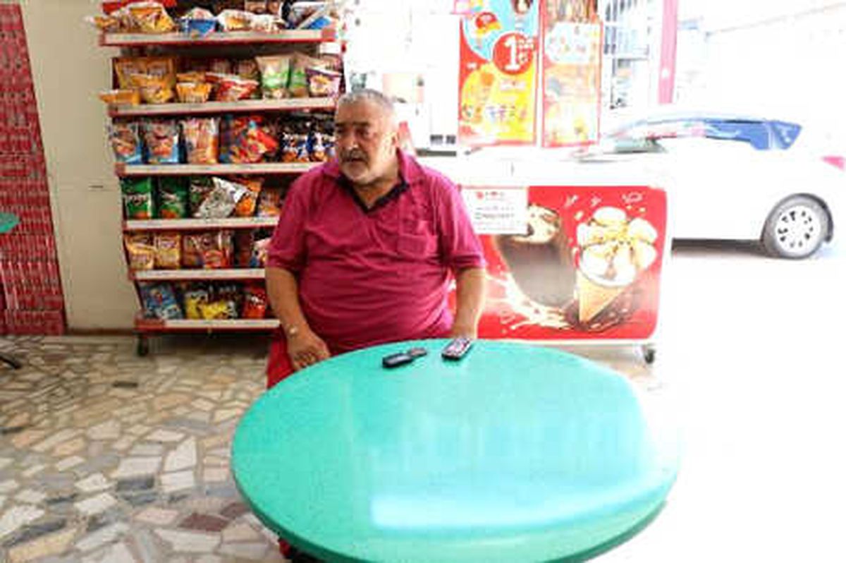 Kağıthane\'de Otomobil Büfeye Daldı, Ölümden Dönen Kişi O Anları Anlattı