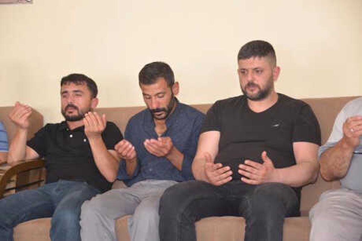 Kahramanmaraş, Selde Ölen Anne ve 2 Çocuğuna Ağlıyor (3)