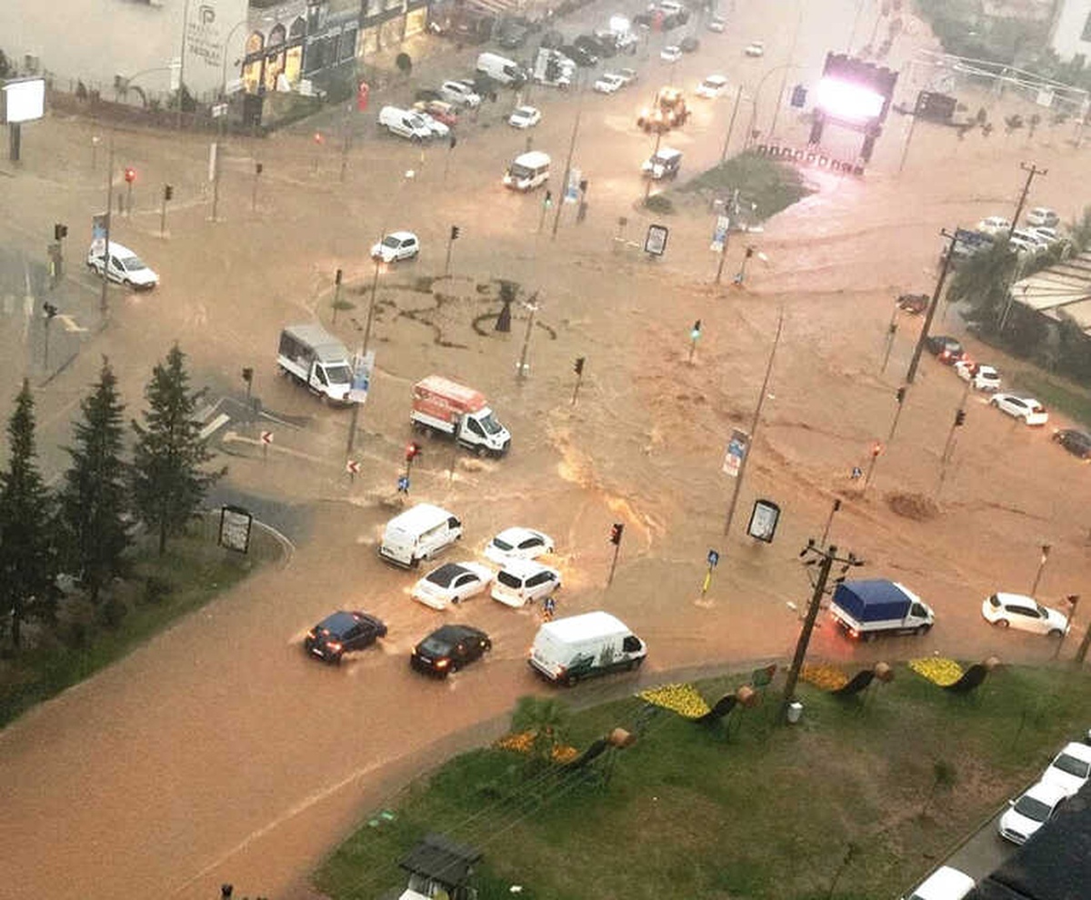 Kahramanmaraş\'taki Sel Felaketi Kamerada