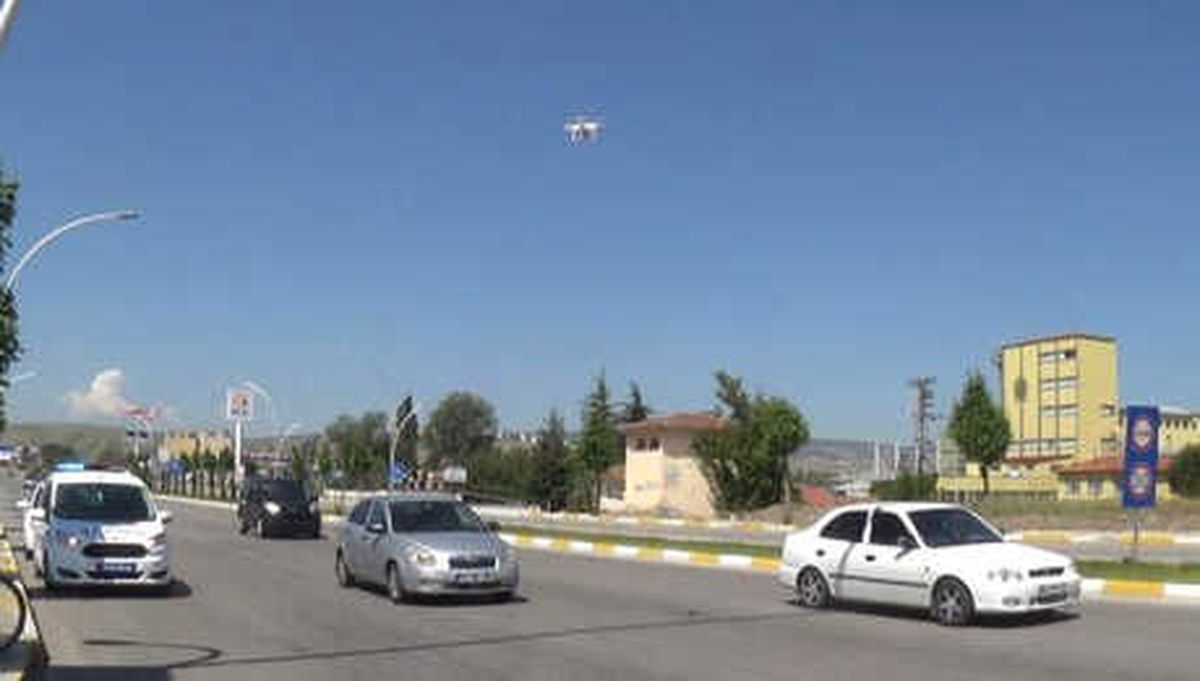 Kırmızı Işıkta Geçen Araçlar Drone ile Tespit Edildi
