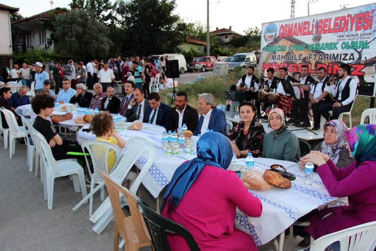 Osmaneli\'de Mahalle İftarları Sona Erdi