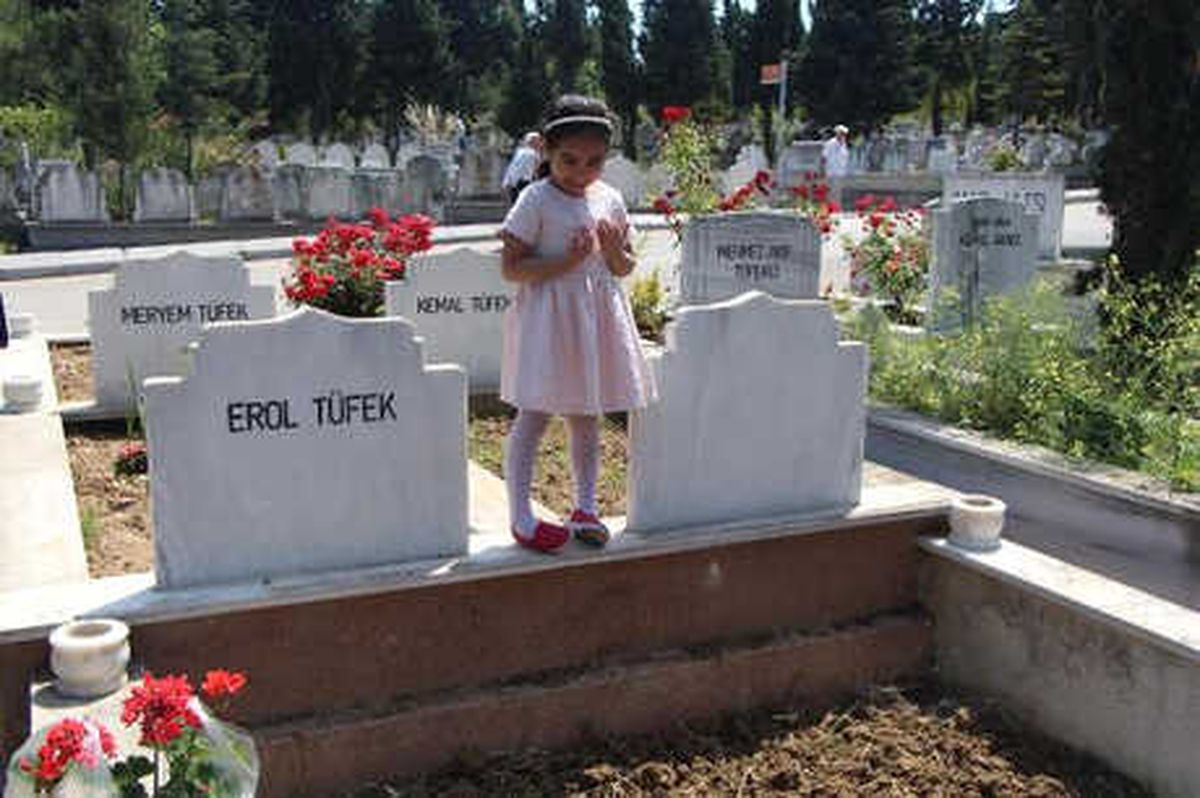 Şehitliklerde Duygu Seli
