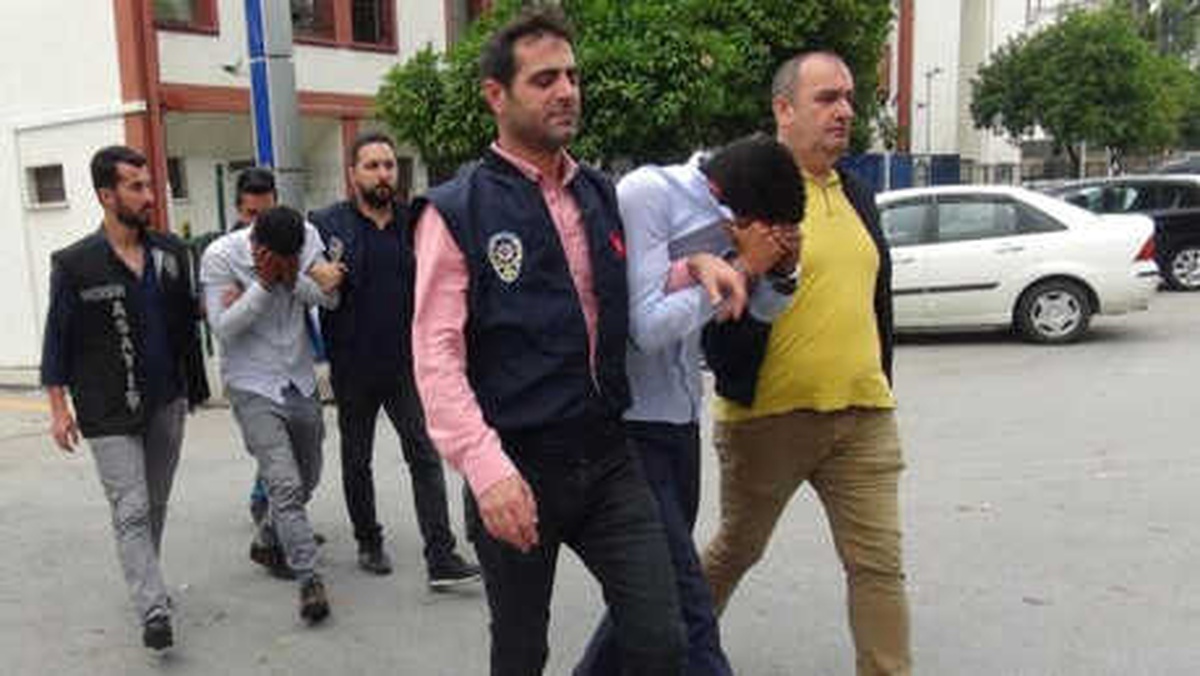 Soygun Sırasında Kuyumcuya Çevirdiği Silahı Ters Tuttu