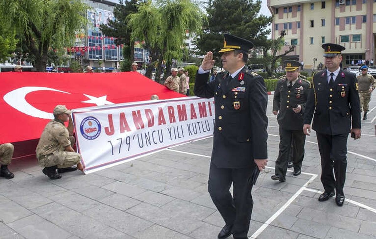 Tuğgeneral Özfidan\'dan Vali Zorluoğlu\'na 179. Kuruluş Yılı Ziyareti