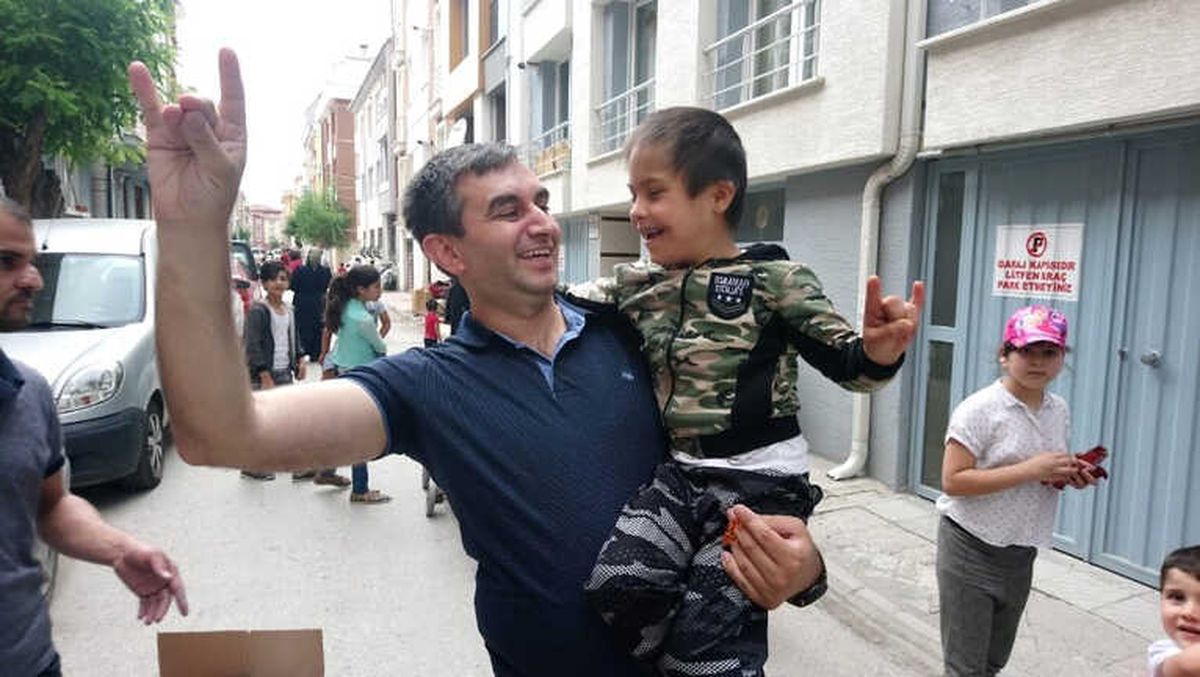 Ülkü Ocaklarından Çocuklara Bayram Hediyesi