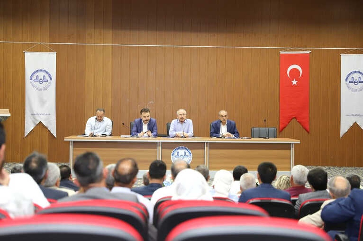 Yaman Muhtarlarla Bir Araya Geldi