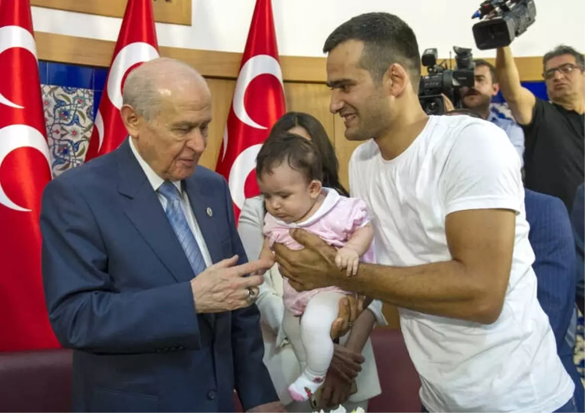 Bahçeli, Partililerle Bayramlaştı