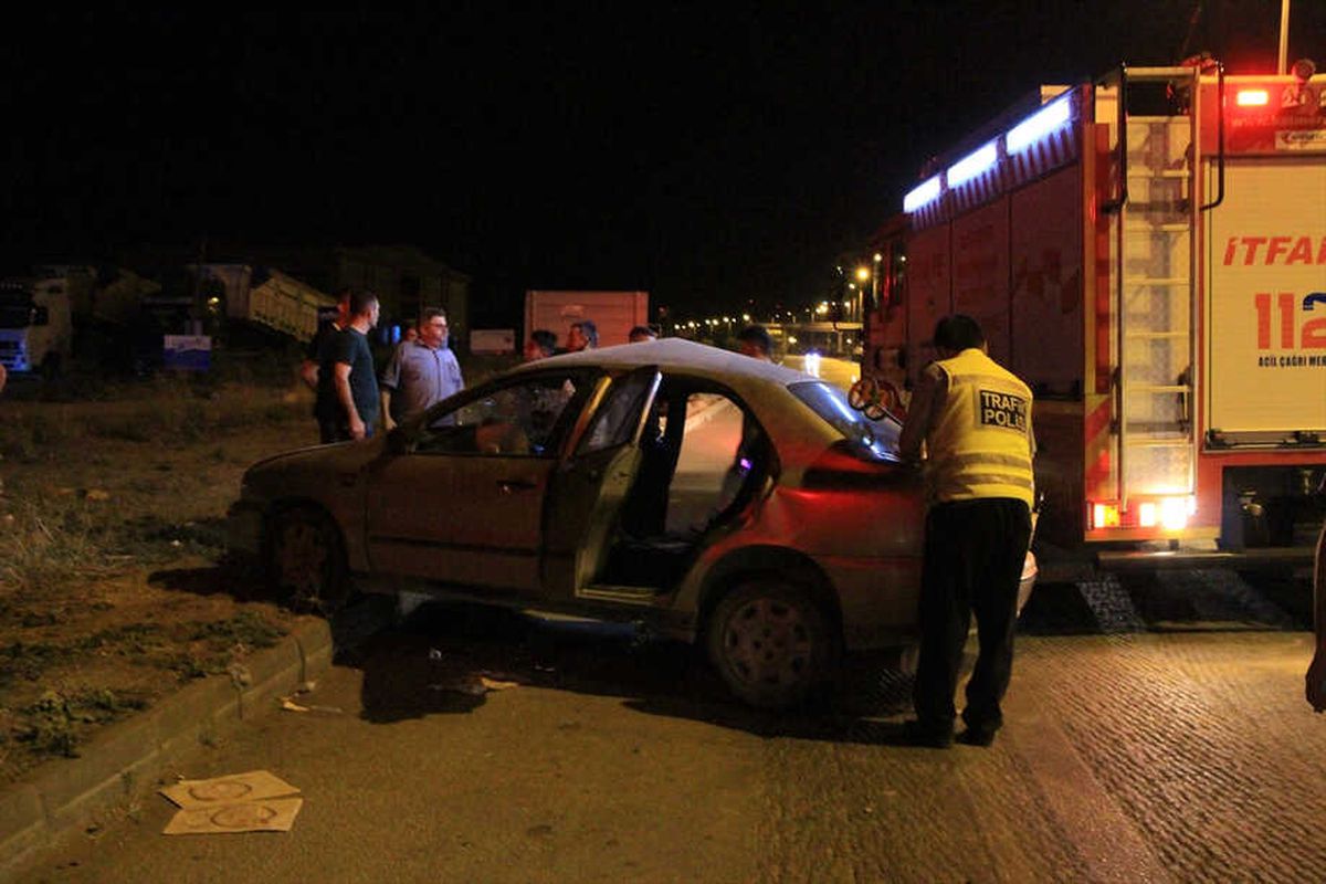 Balıkesir\'de Trafik Kazası: 1 Ölü 3 Yaralı