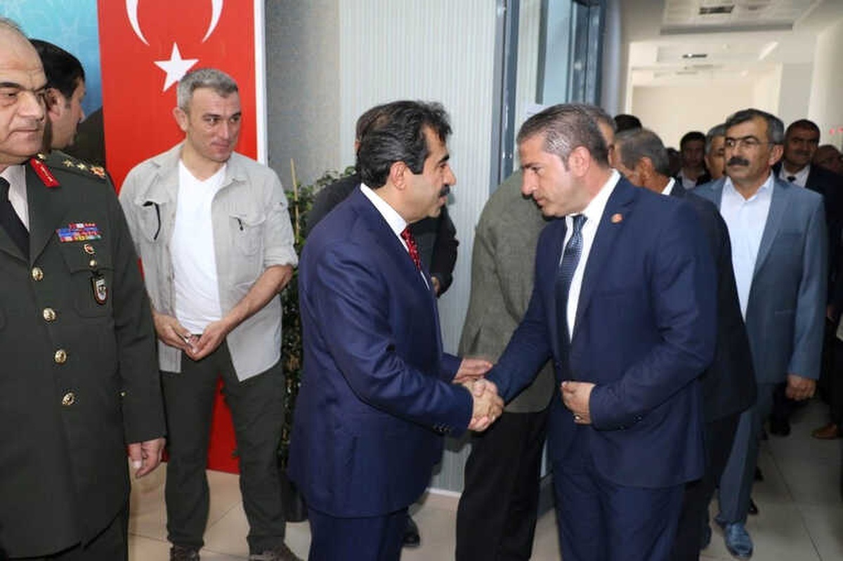 Diyarbakır Protokolü Vatandaşlarla Bayramlaştı
