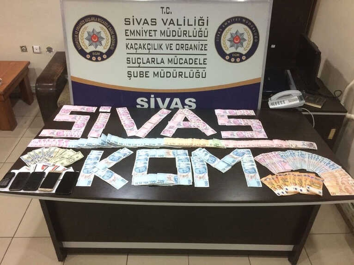 Fetö\'nün Sözde \'Büyük Bölge Sorumlusu\' Avm\'de Yakalandı