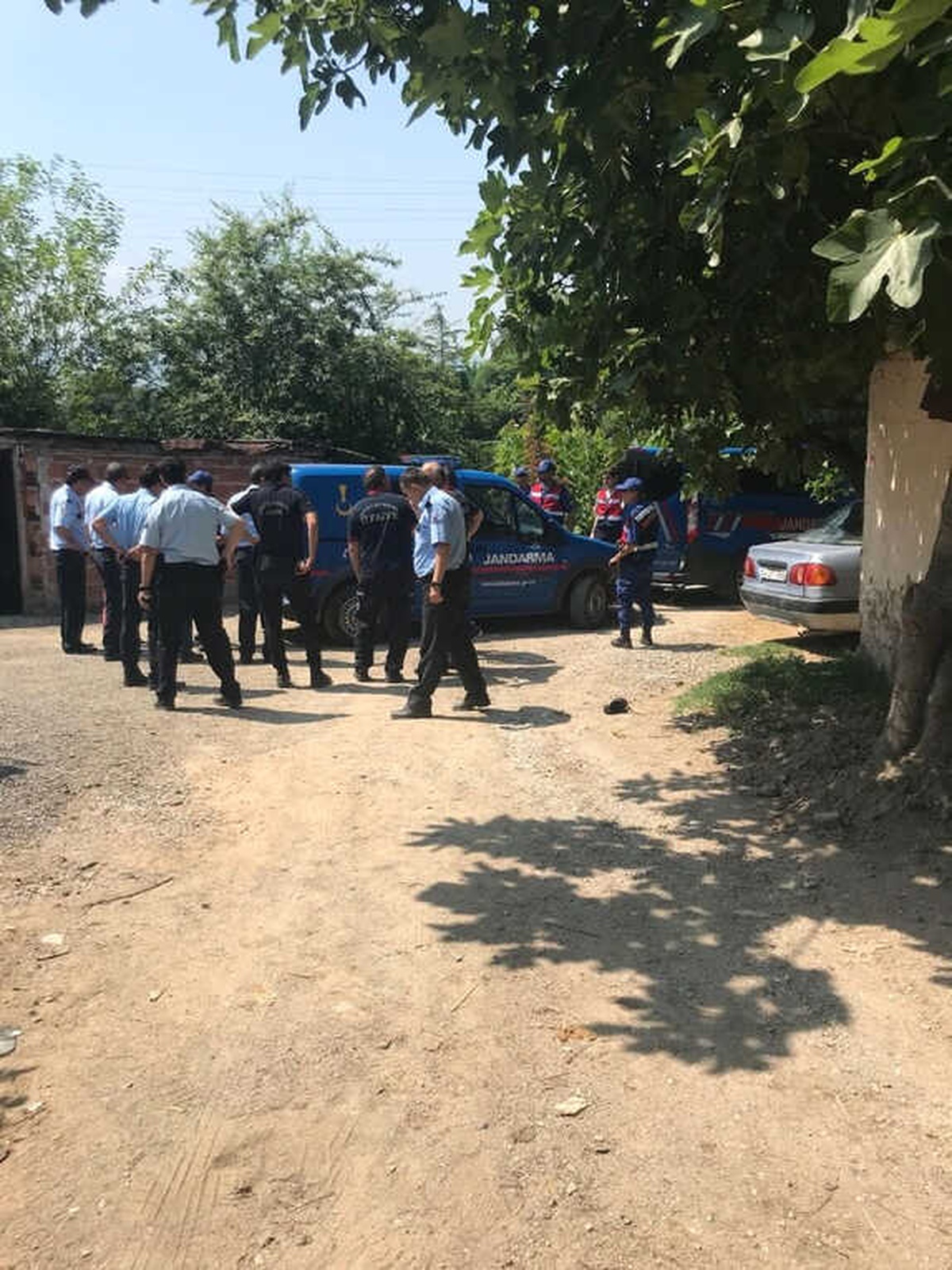 Kavga Ettikleri Komşularının Ahırını Yaktılar