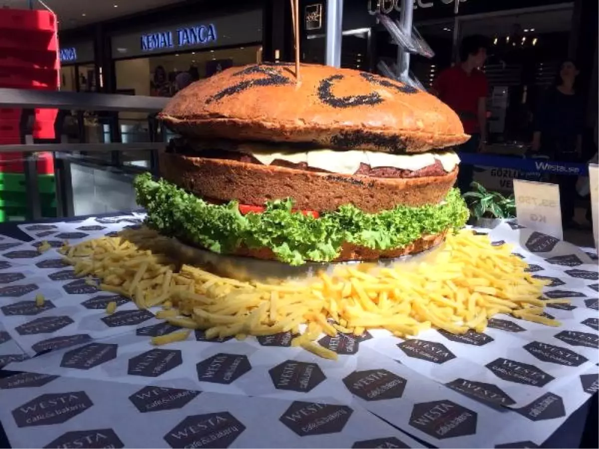 53 Kilo 750 Gramlık Hamburger Yaptılar