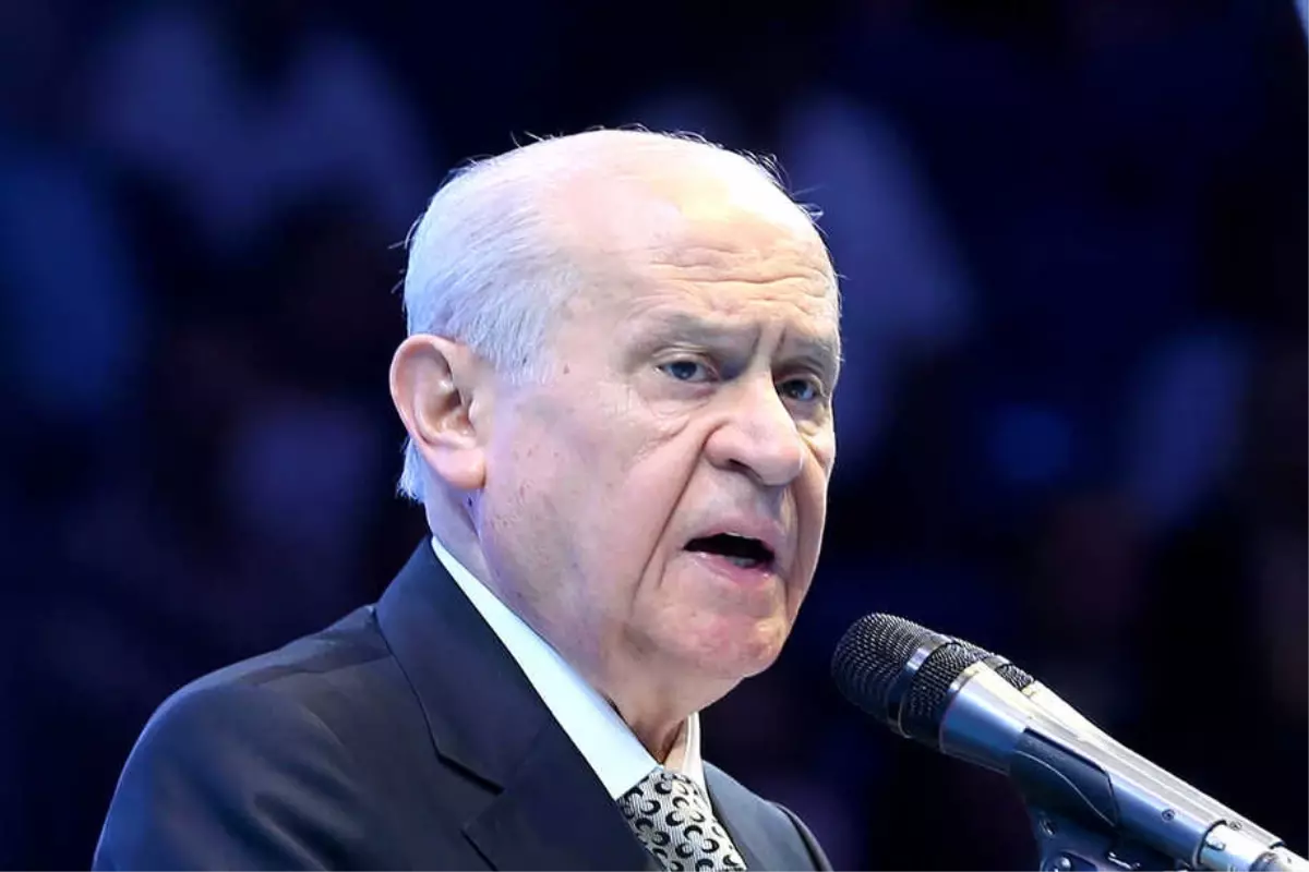 Bahçeli, İstanbul\'da Partililerle Bayramlaştı