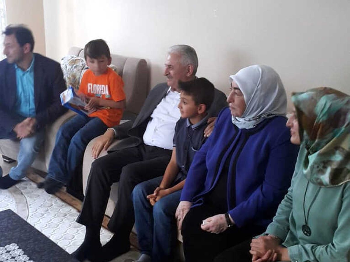 Başbakan Yıldırım Çay Davetini Geri Çevirmedi